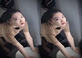 Siêu phẩm Em gái xinh Chịch cực sung cho anh em tối cổ Siêu phẩm Em gái xinh Chịch cực sung cho anh em tối cổ